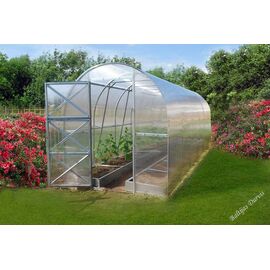 Polikarbonāta siltumnīca Dačnaja Dvuška