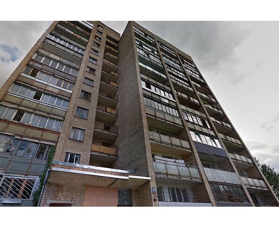 Daudzstāvu ēka ar PVC logiem